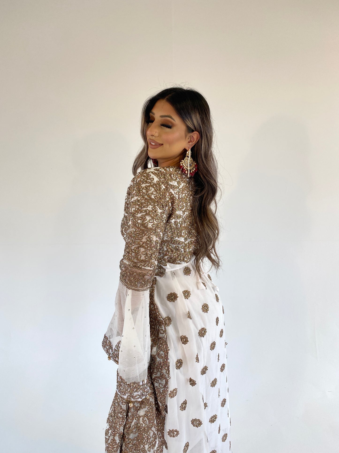 AYMANI white and bronze gold style