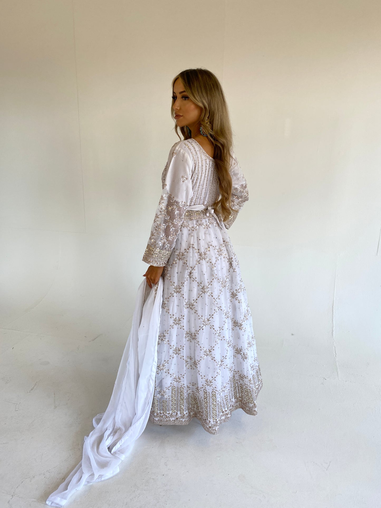 EIRA-KAYENAT PRET white style