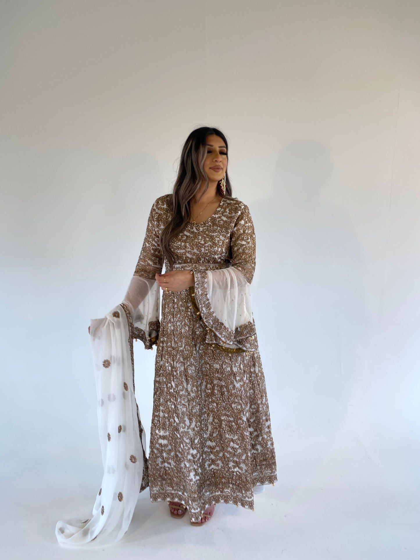 AYMANI white and bronze gold style