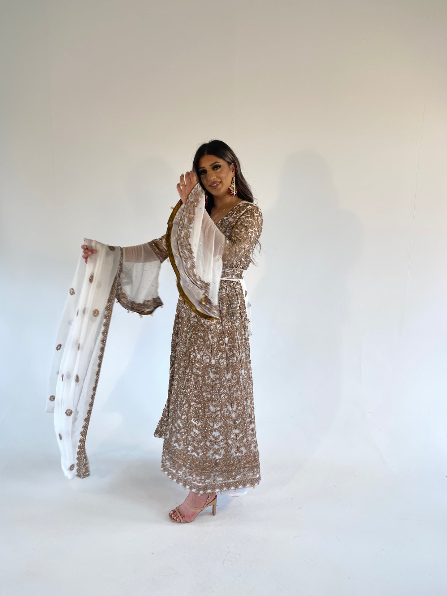 AYMANI white and bronze gold style