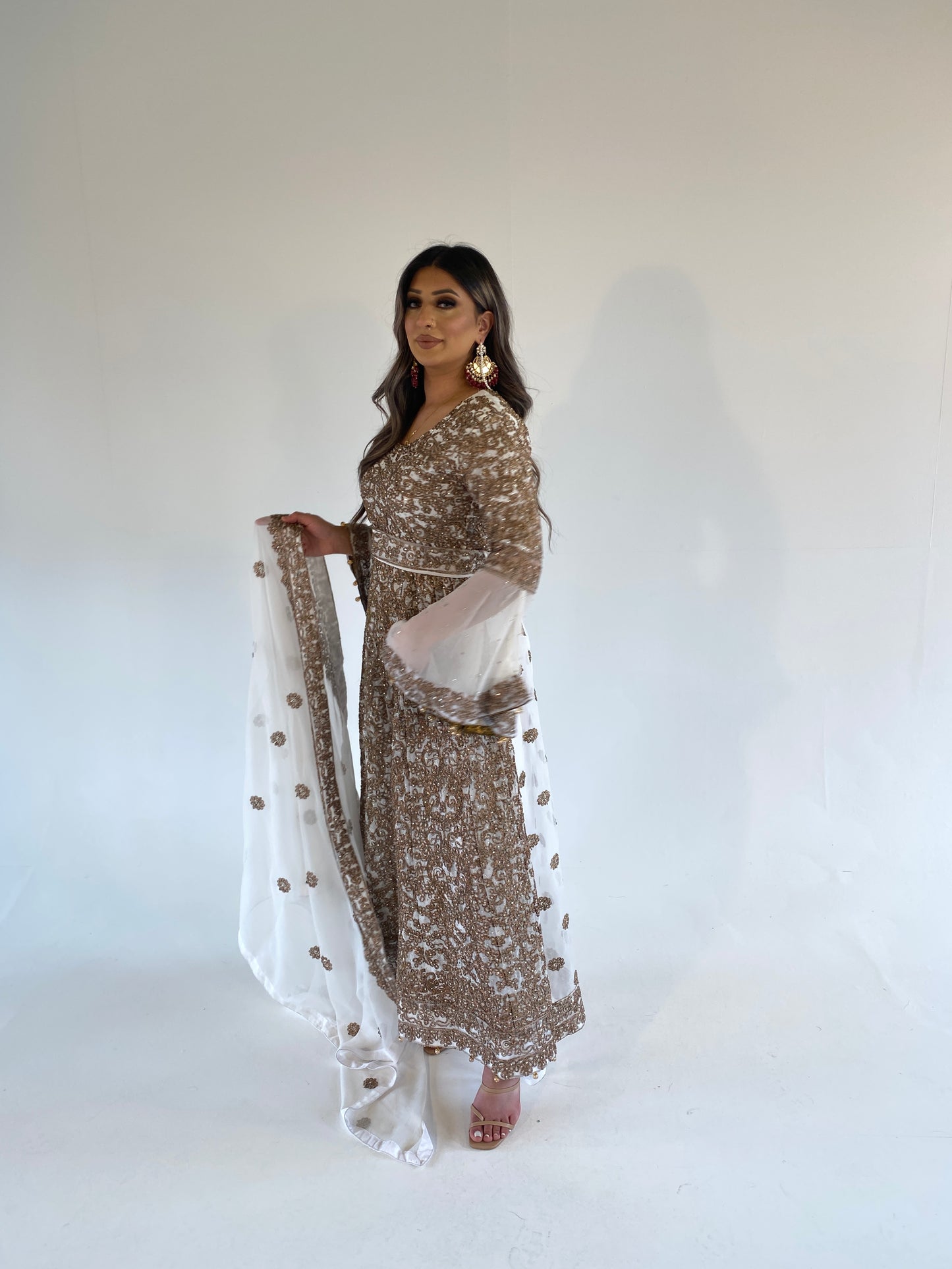 AYMANI white and bronze gold style
