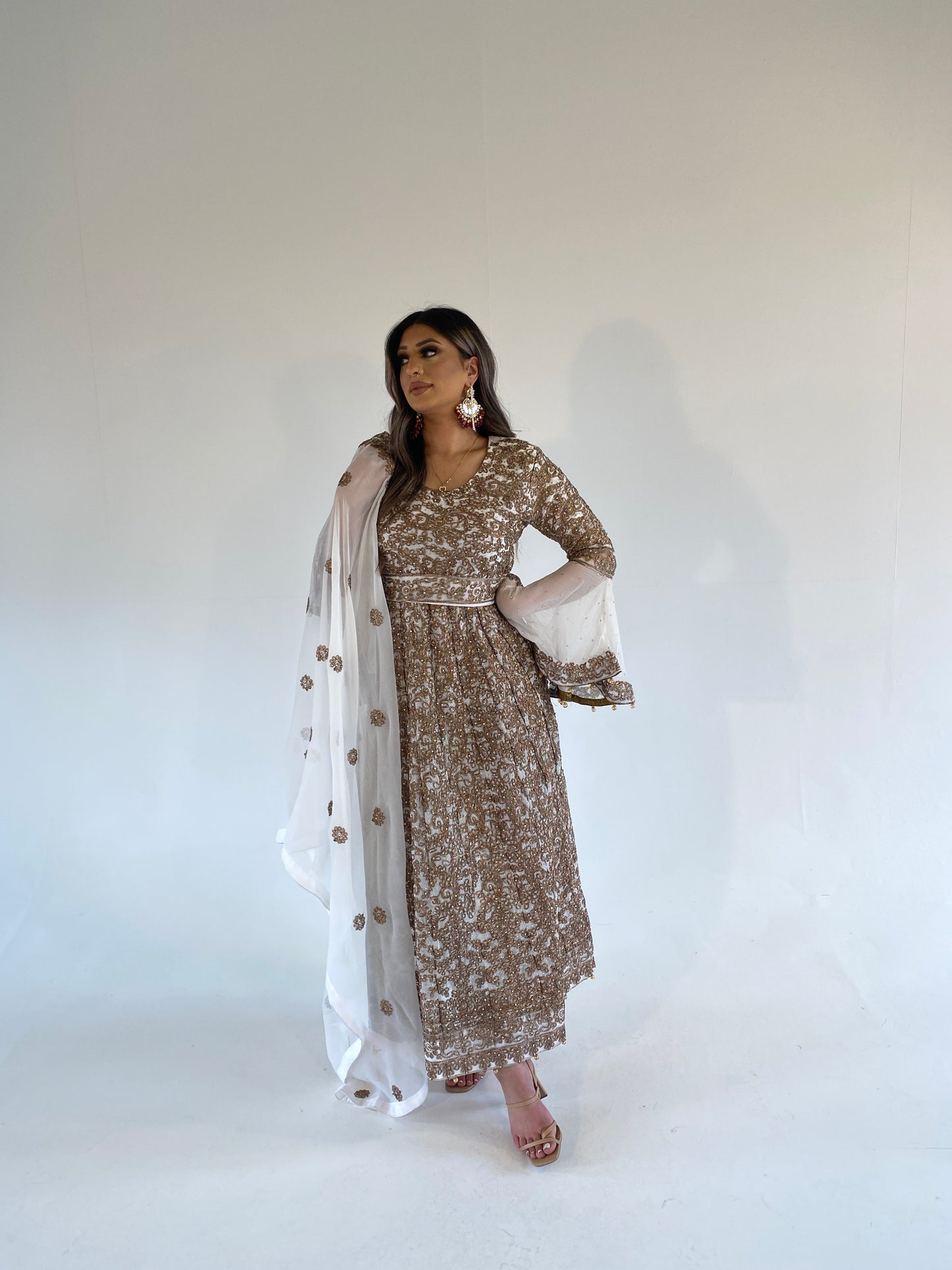 AYMANI white and bronze gold style