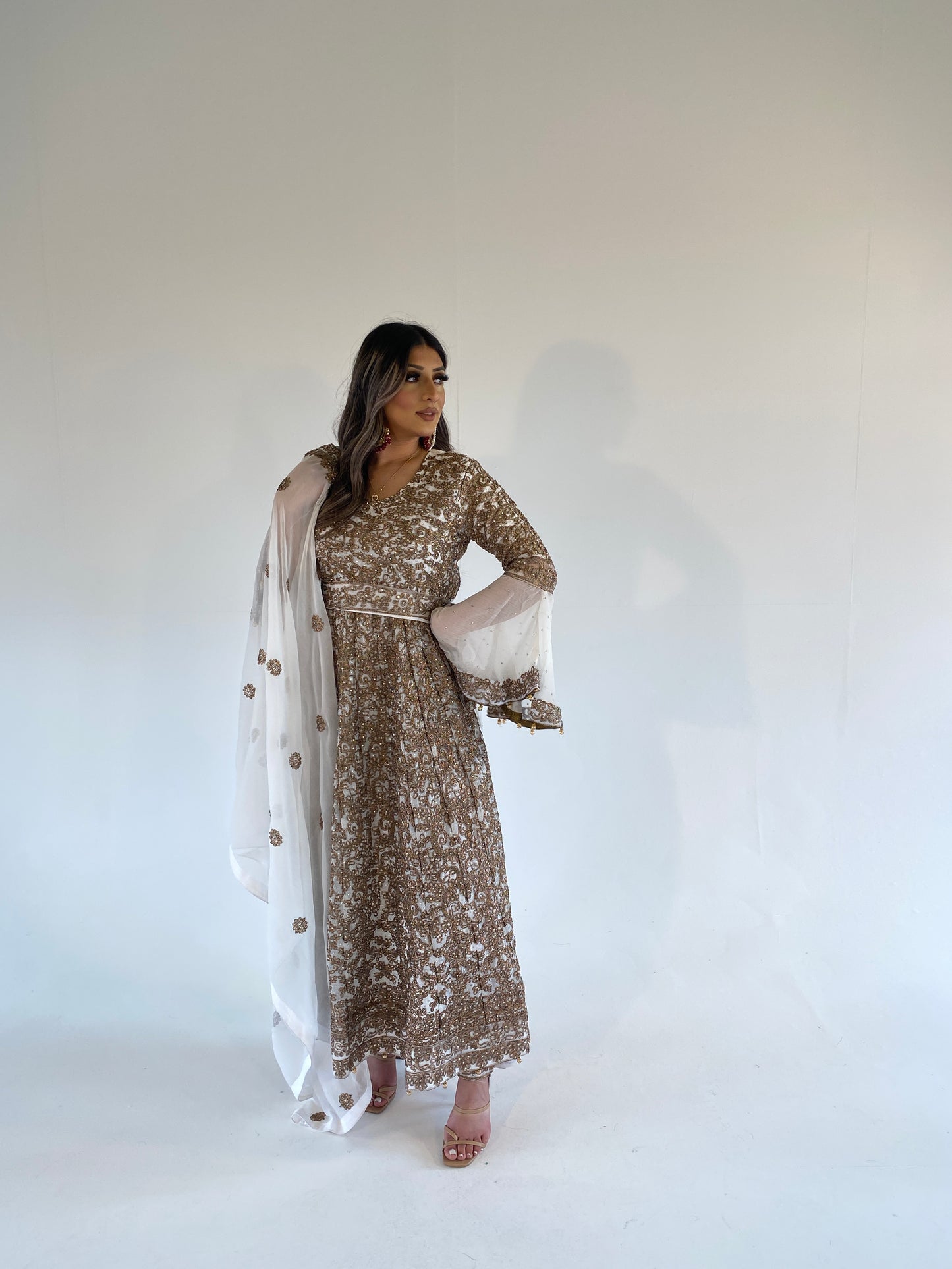 AYMANI white and bronze gold style