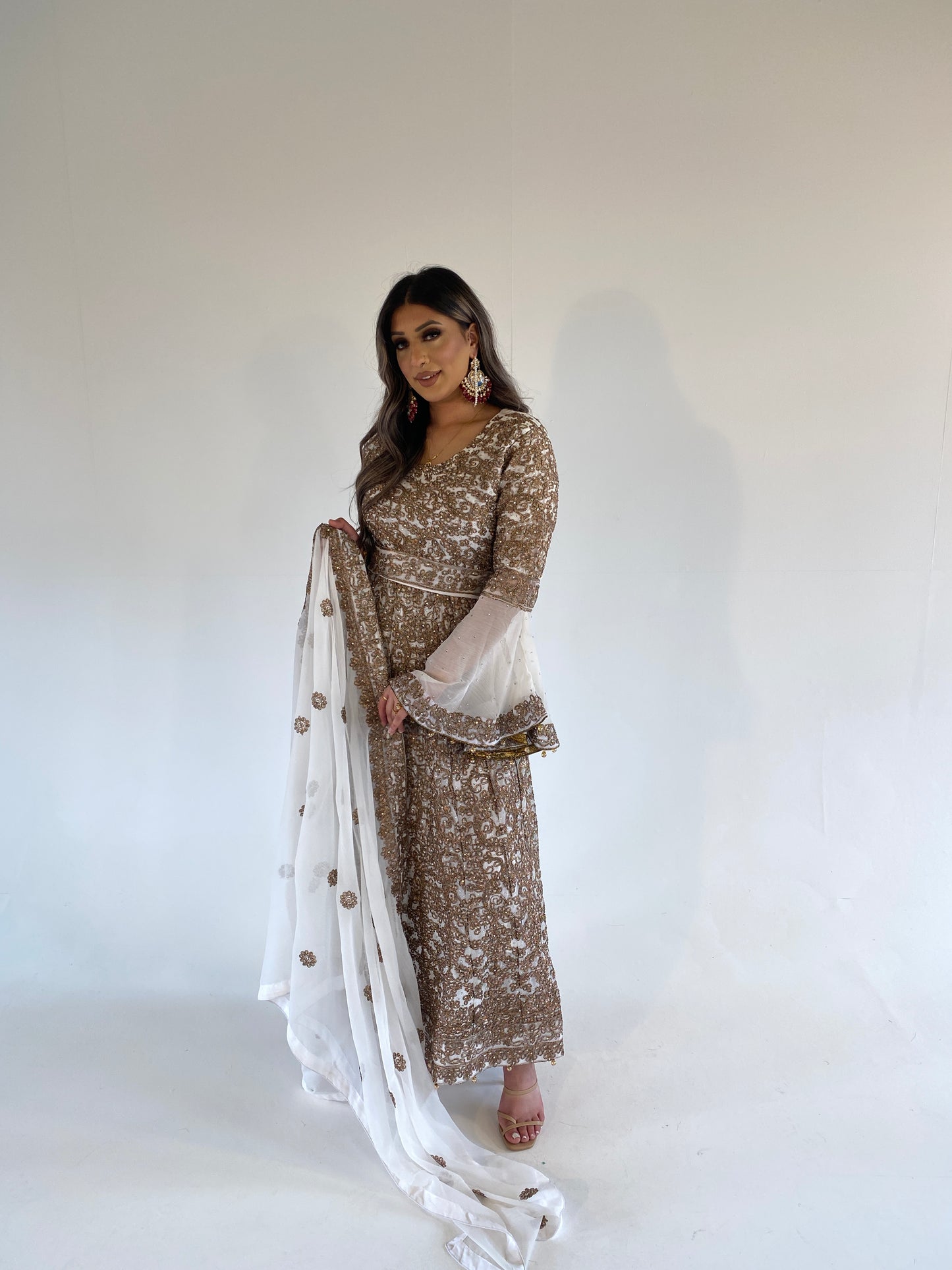 AYMANI white and bronze gold style