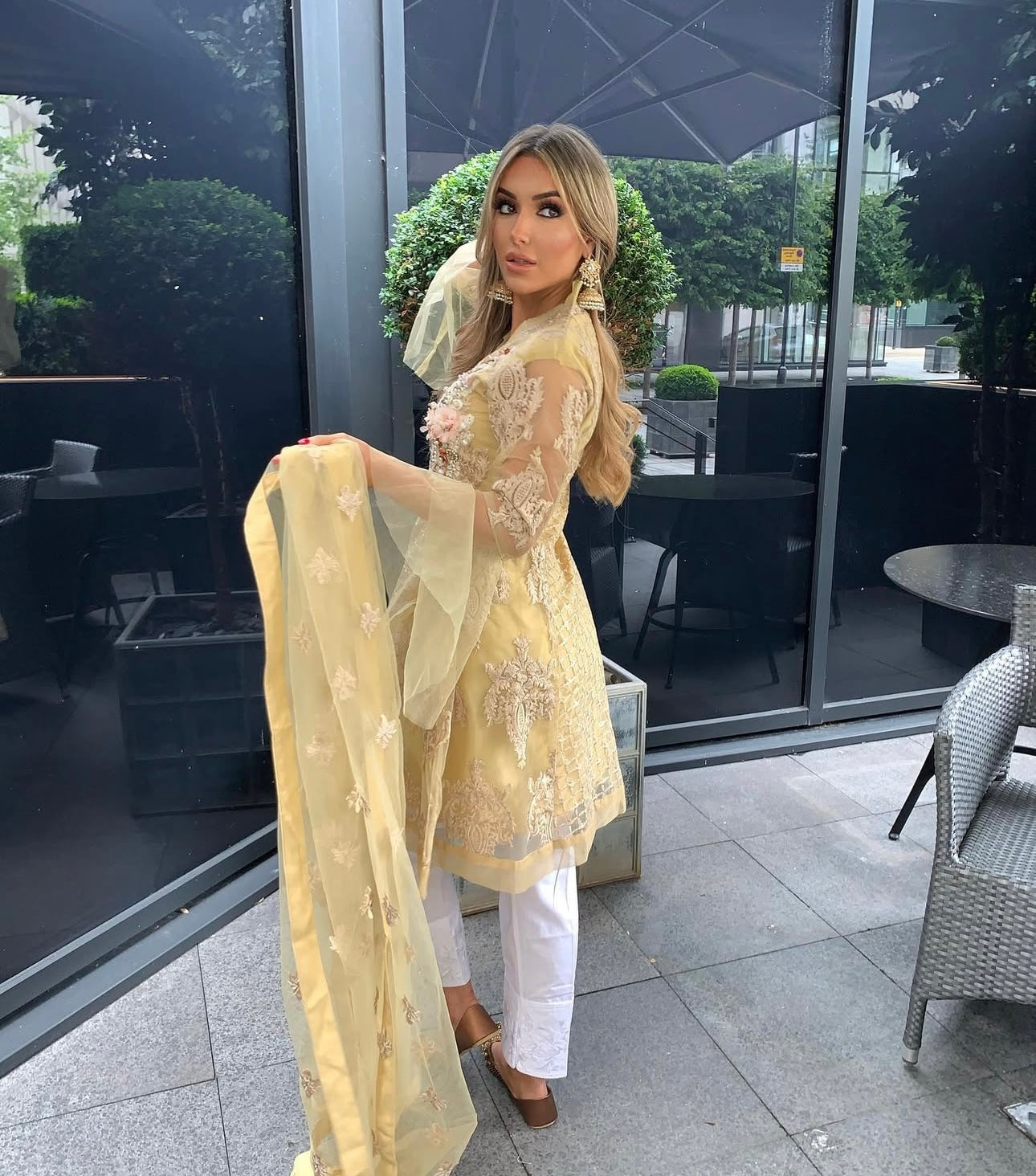 ADLA gold and white style