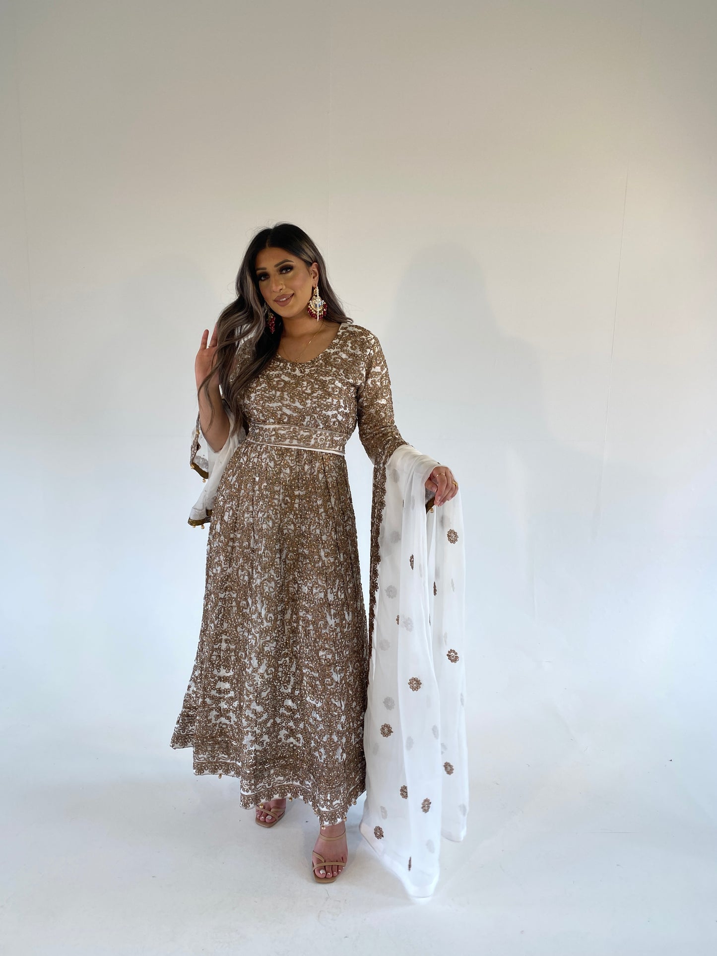 AYMANI white and bronze gold style