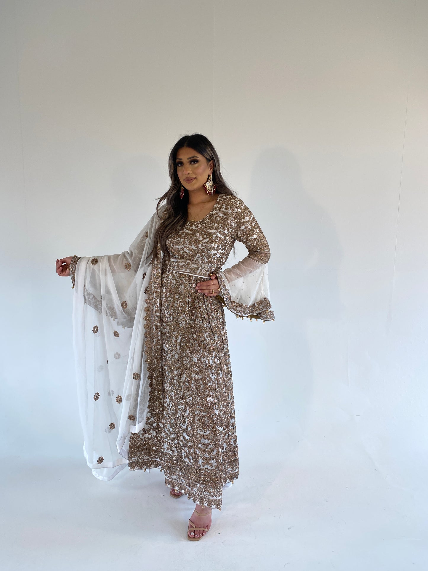AYMANI white and bronze gold style