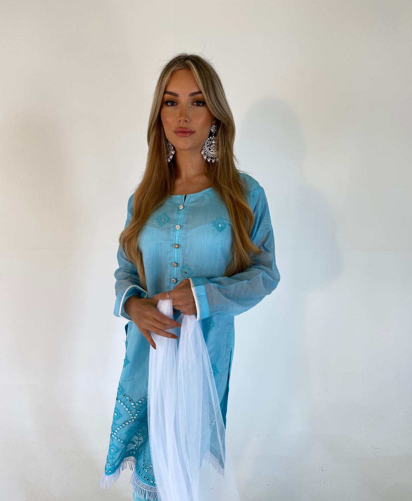 TARAH turquoise lawn style